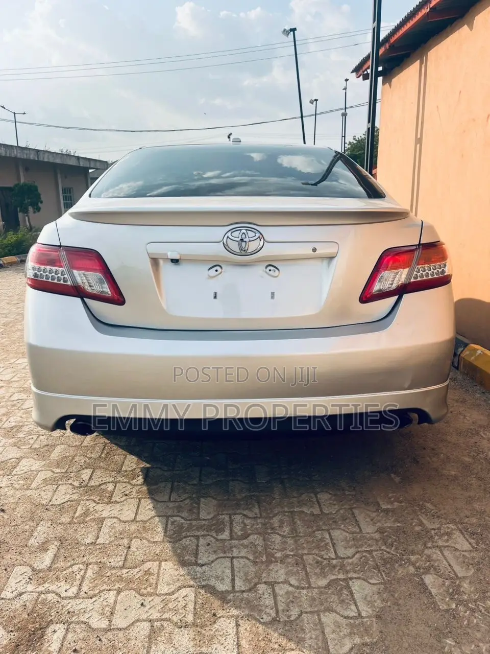 Toyota Camry SE V6 4dr Sedan (3.5L 6cyl 6A) 2011 Silver