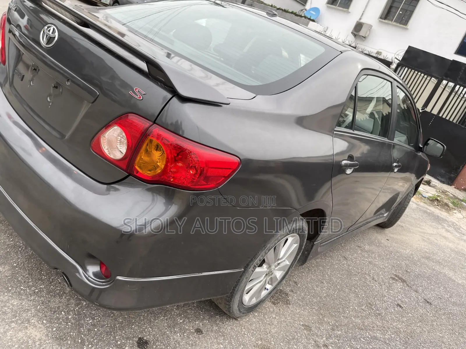 Toyota Corolla 2010 Gray