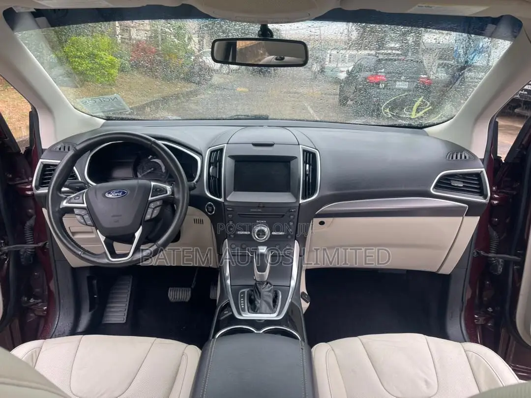 Ford Edge Titanium 4dr FWD 2017 Burgundy