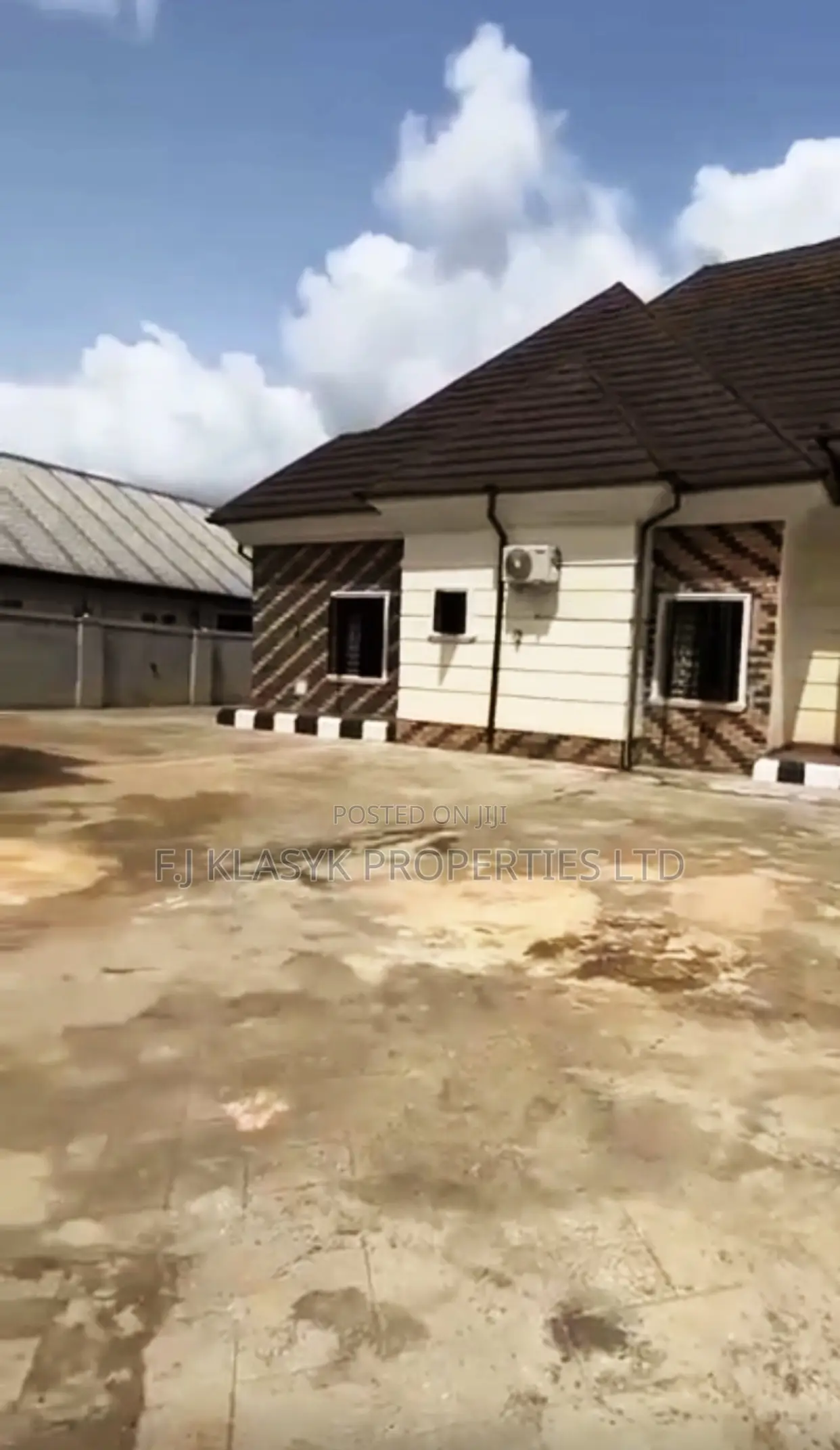 4bdrm Bungalow in Benin City for sale