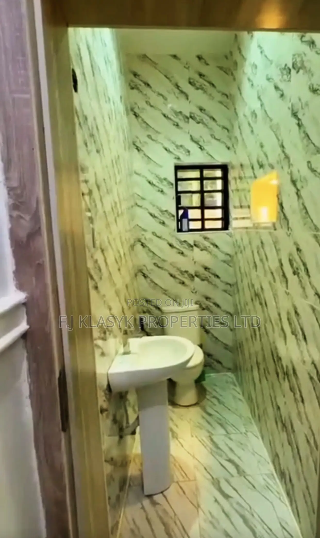 4bdrm Bungalow in Benin City for sale