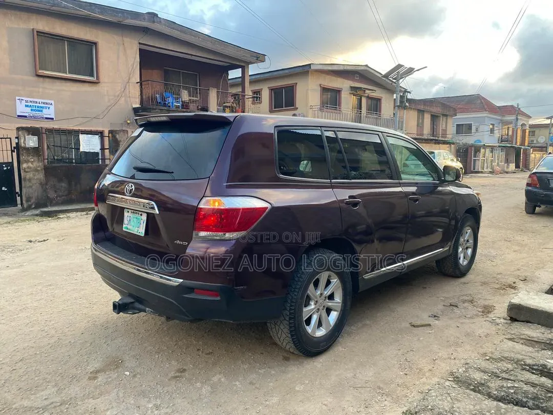 Toyota Highlander 2012 Red