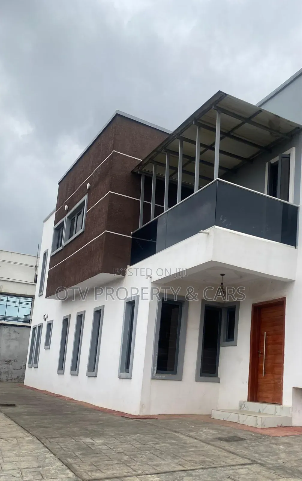 4bdrm Duplex in Oluyole Estate for sale