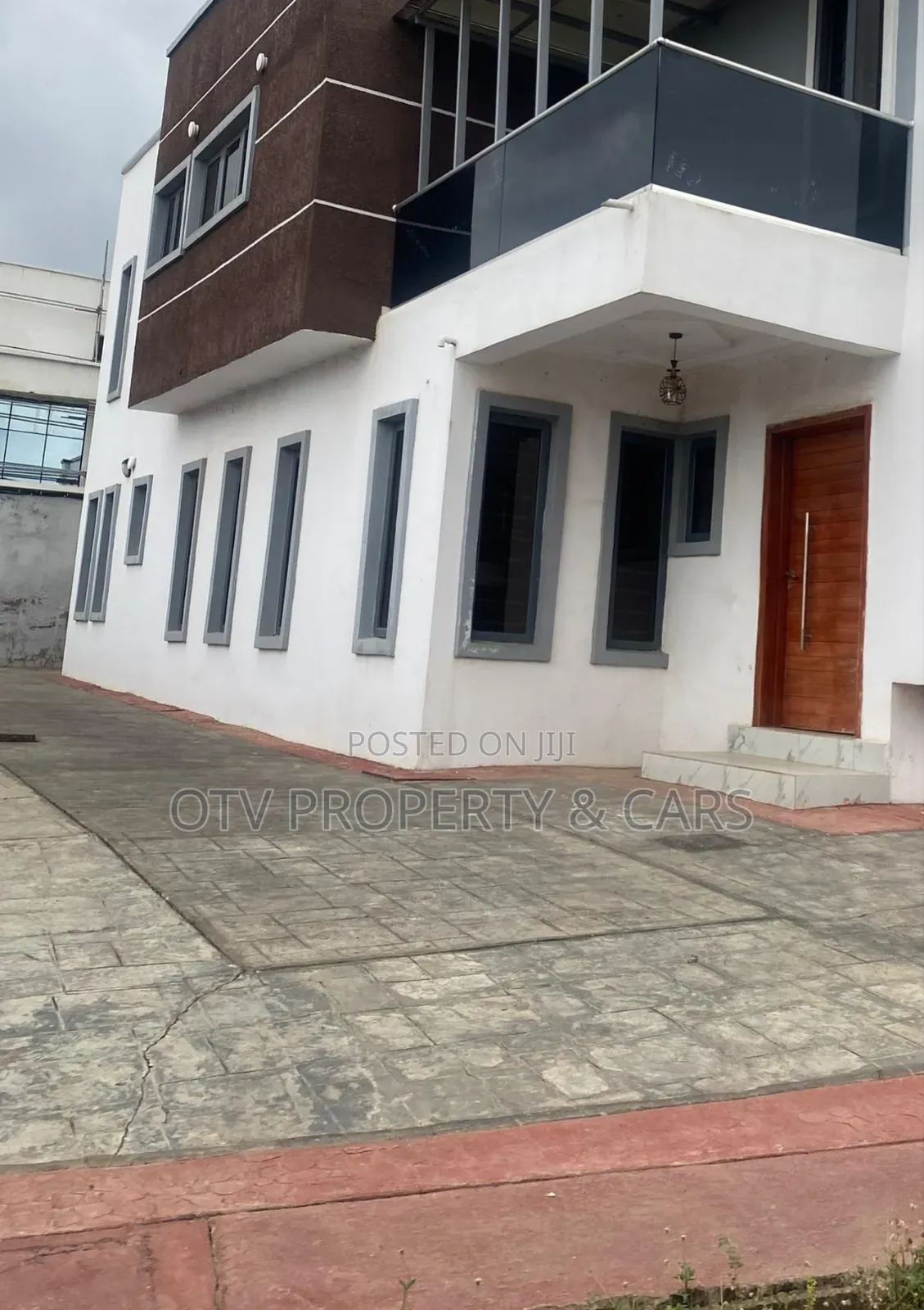 4bdrm Duplex in Oluyole Estate for sale