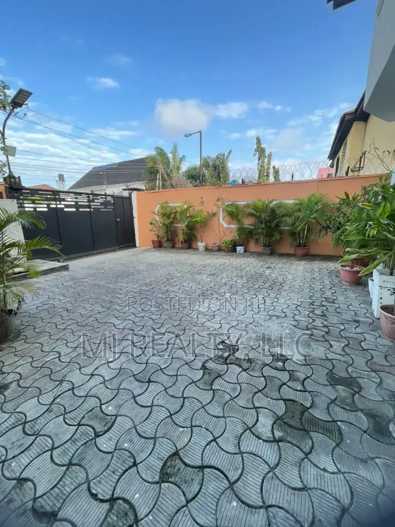 Furnished 4bdrm Duplex in Lekki Phase 1 for rent