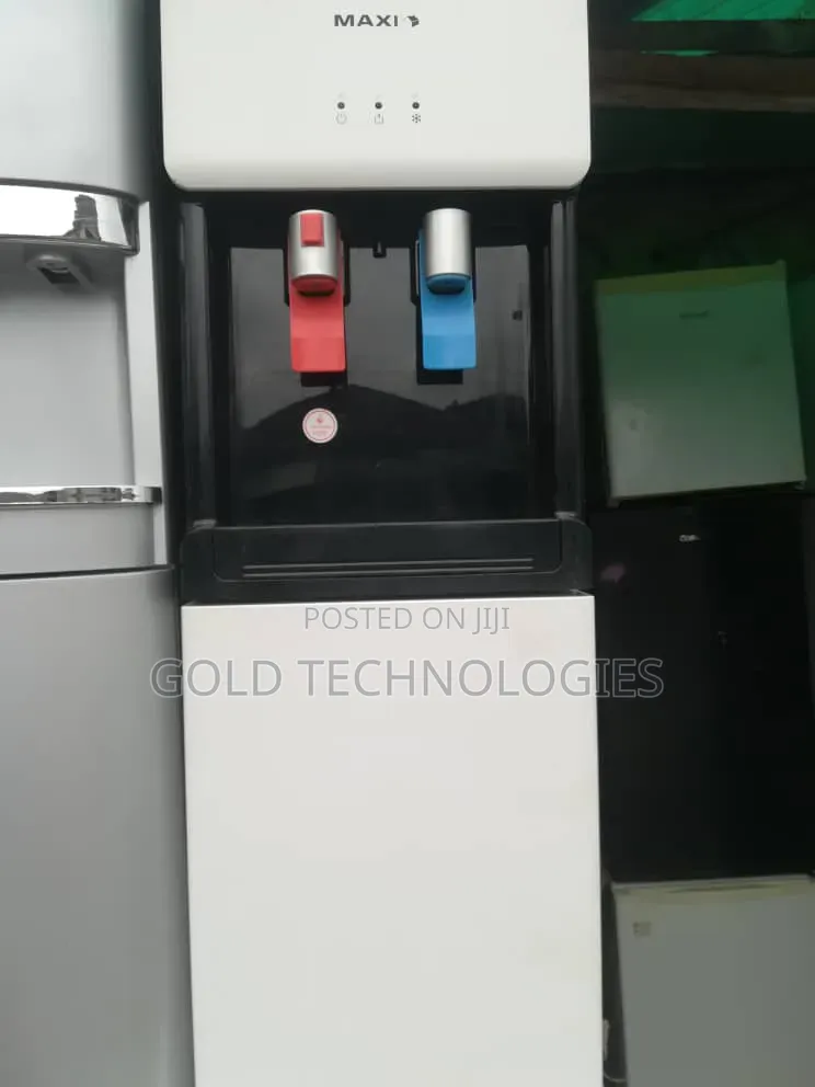 Hot and Cold Water Dispenser With Fridge