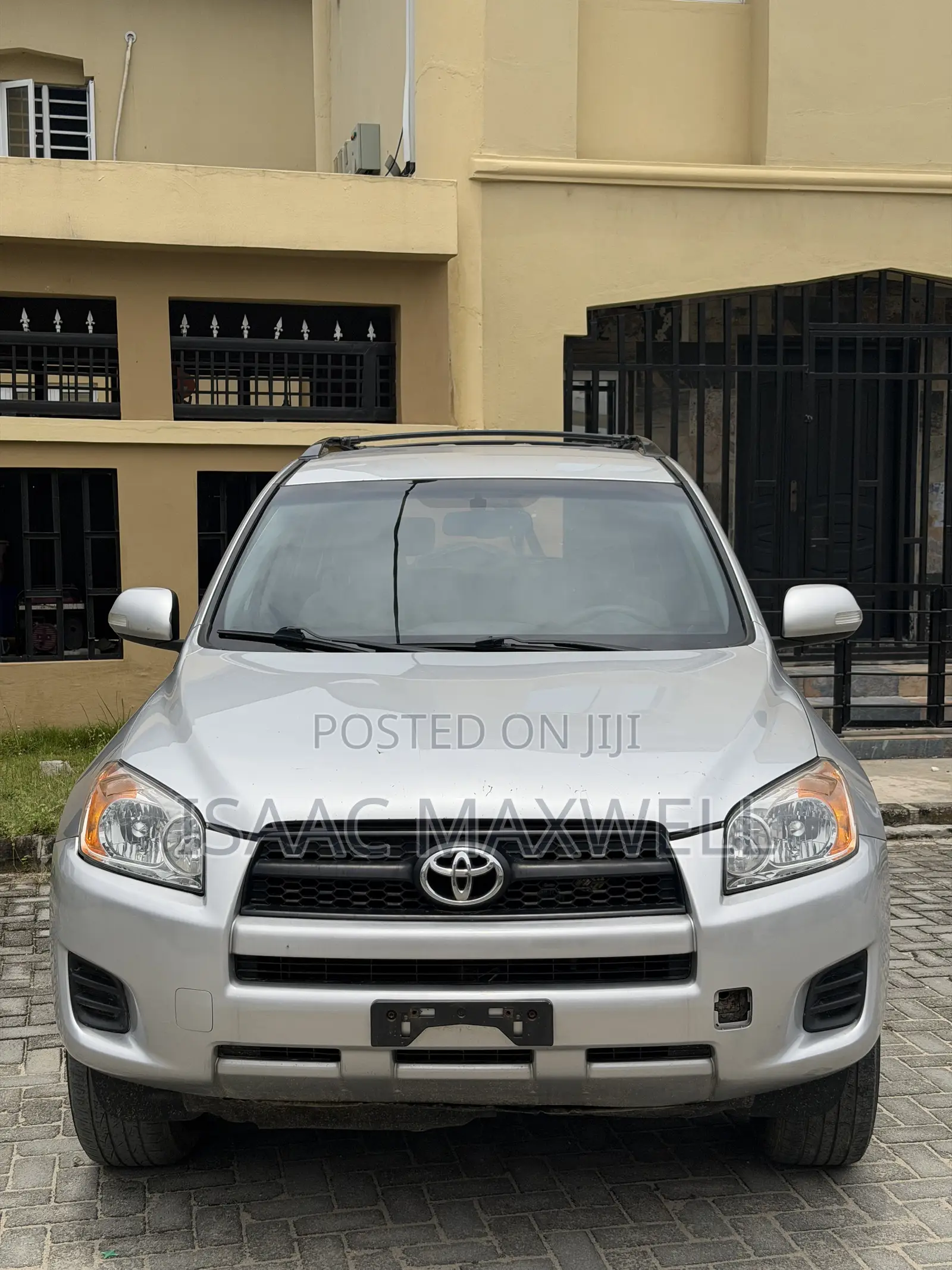 Toyota RAV4 2010 Silver