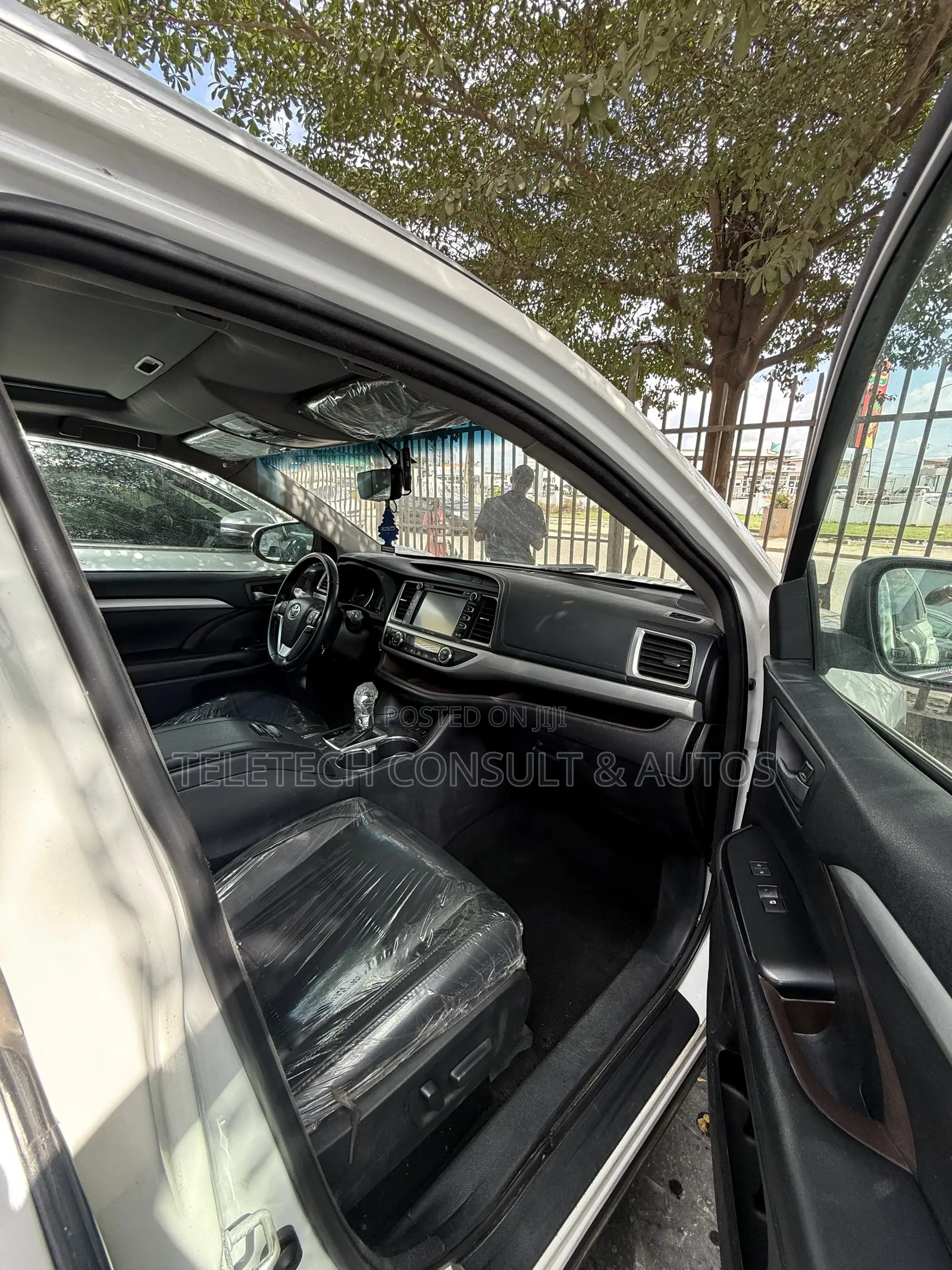 Toyota Highlander XLE 4x2 V6 (3.5L 6cyl 8A) 2018 White