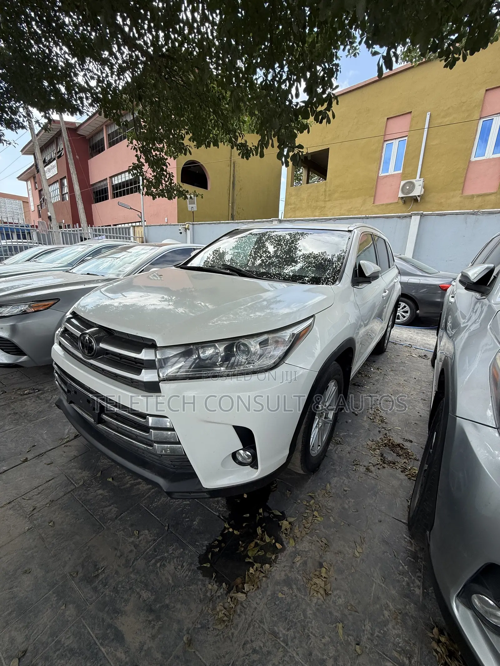 Toyota Highlander XLE 4x2 V6 (3.5L 6cyl 8A) 2018 White