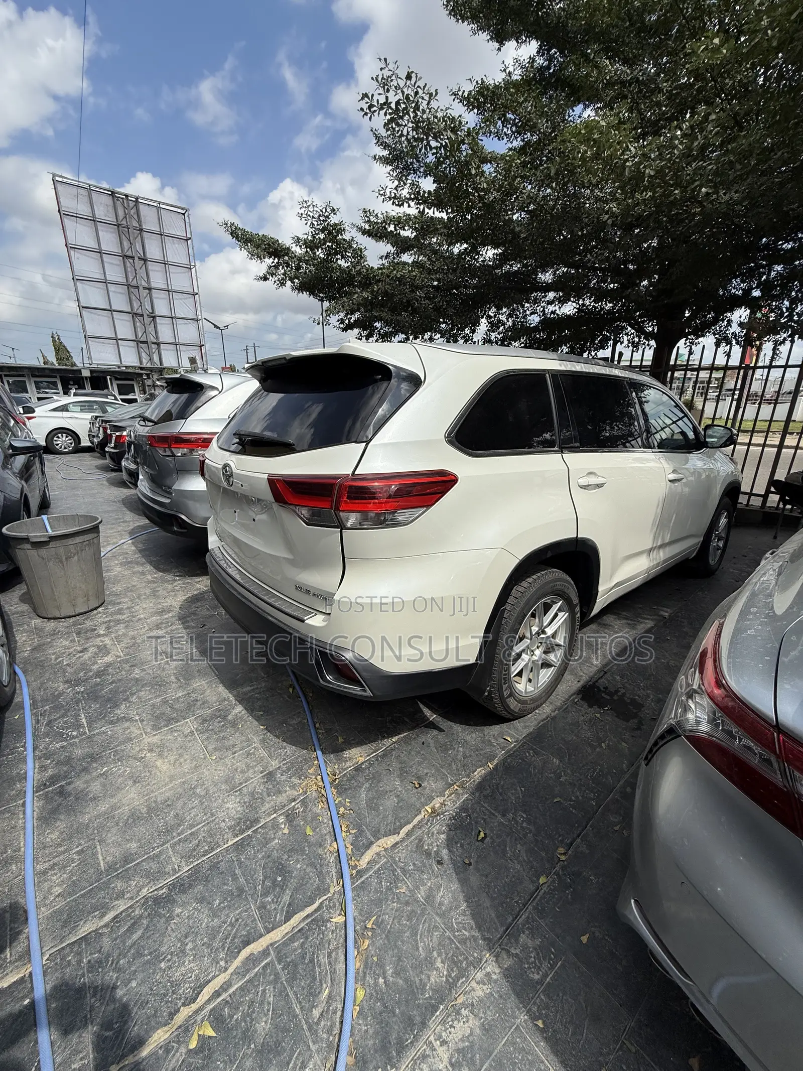 Toyota Highlander XLE 4x2 V6 (3.5L 6cyl 8A) 2018 White