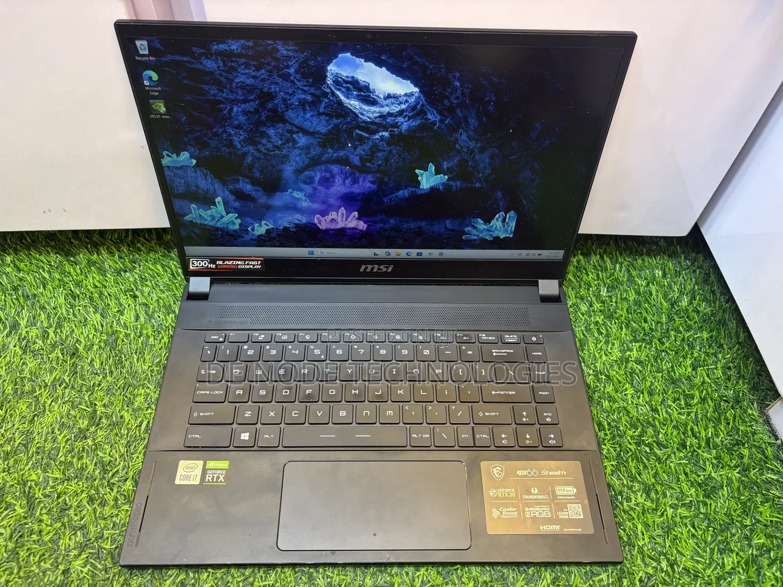 Laptop MSI GS66 Stealth 10UG 16GB Intel Core i7 SSD 512GB
