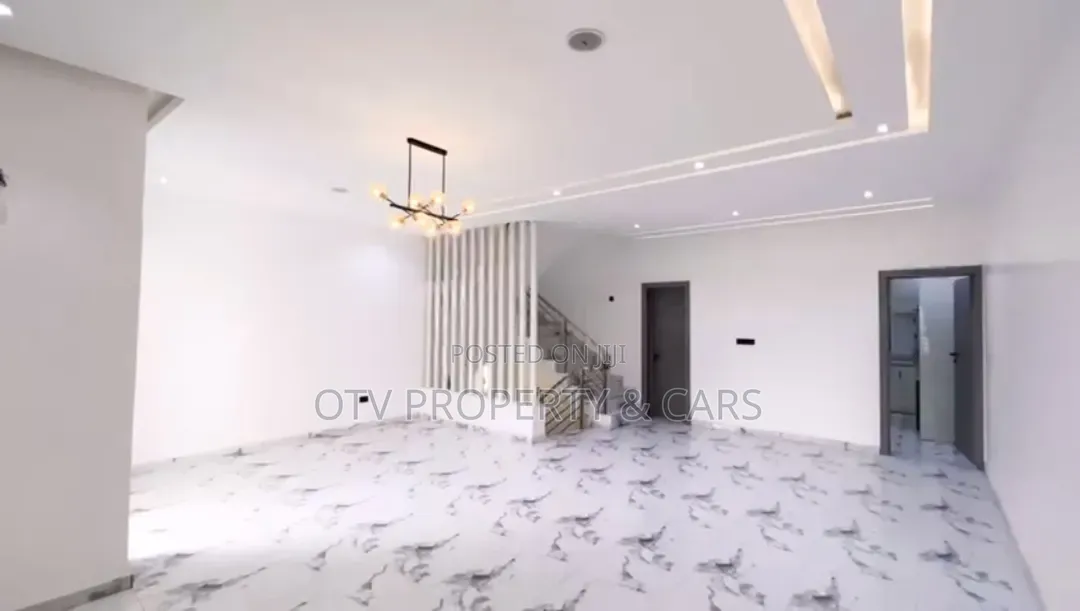 4bdrm Townhouse/Terrace in Lekki Phase 1 for sale