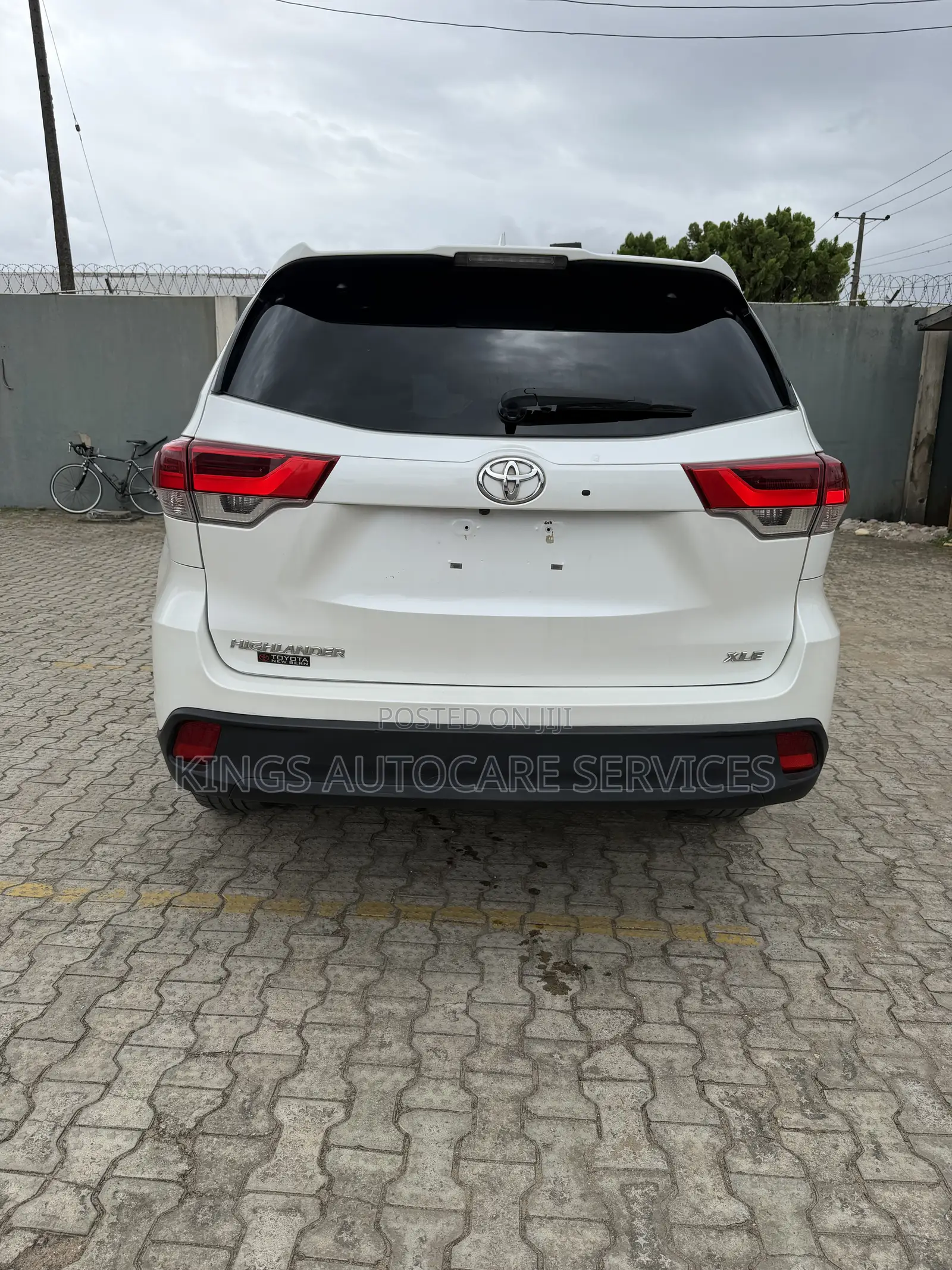 Toyota Highlander XLE 4x4 V6 (3.5L 6cyl 8A) 2018 White