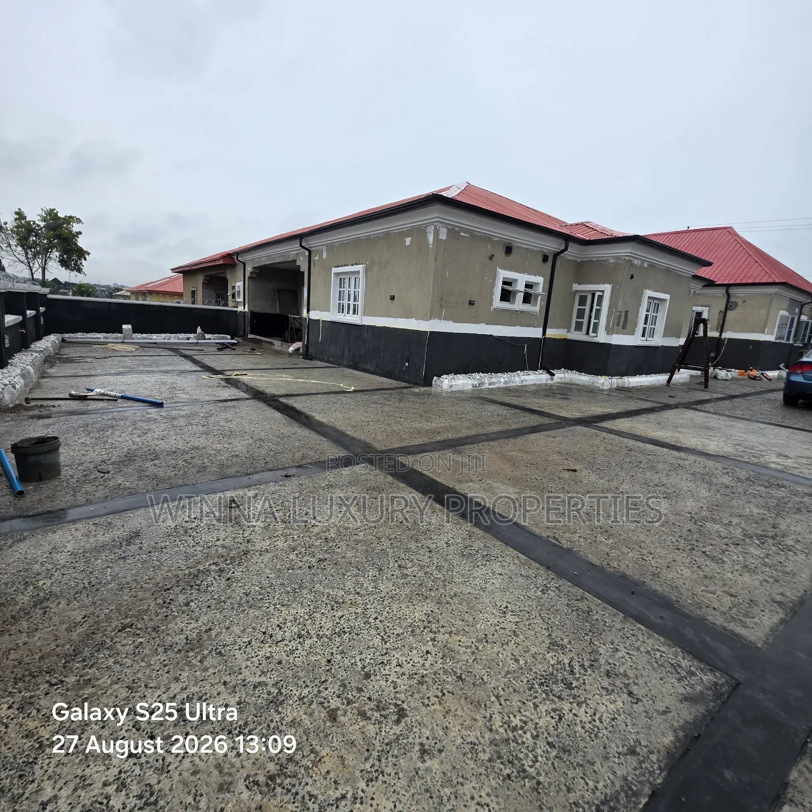 3bdrm Bungalow in Oil Spring Estate, Lugbe District for rent