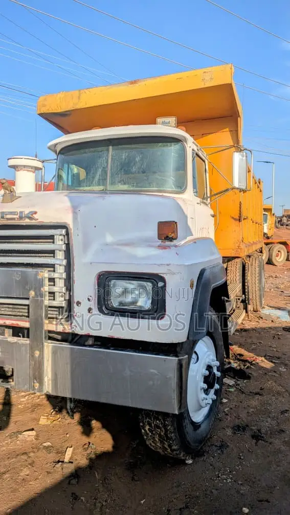 Mack Rd Truck