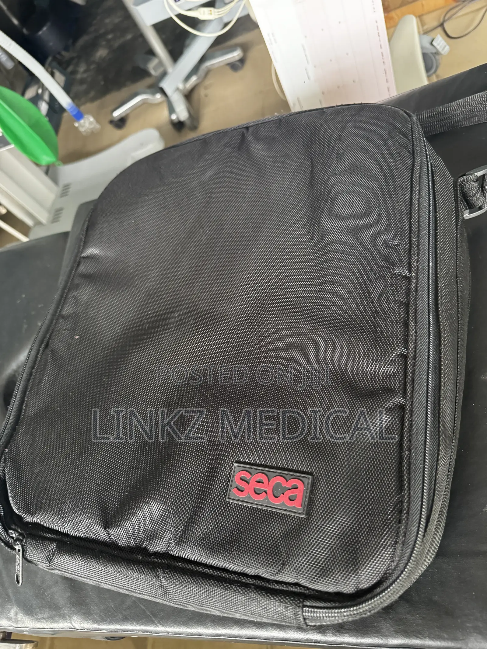 Seca 877 (2 in 1) Scale With Carry Bag