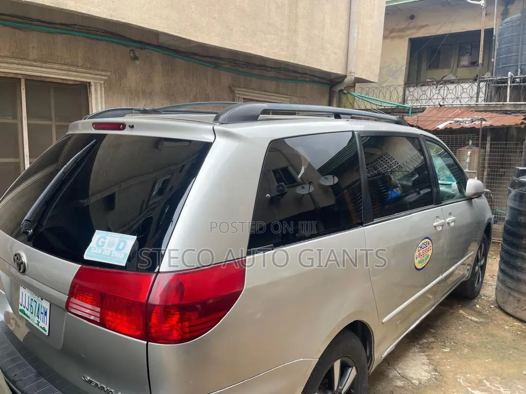 Toyota Sienna 2006 Silver