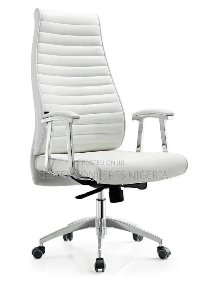 White Office Chair With Handrest