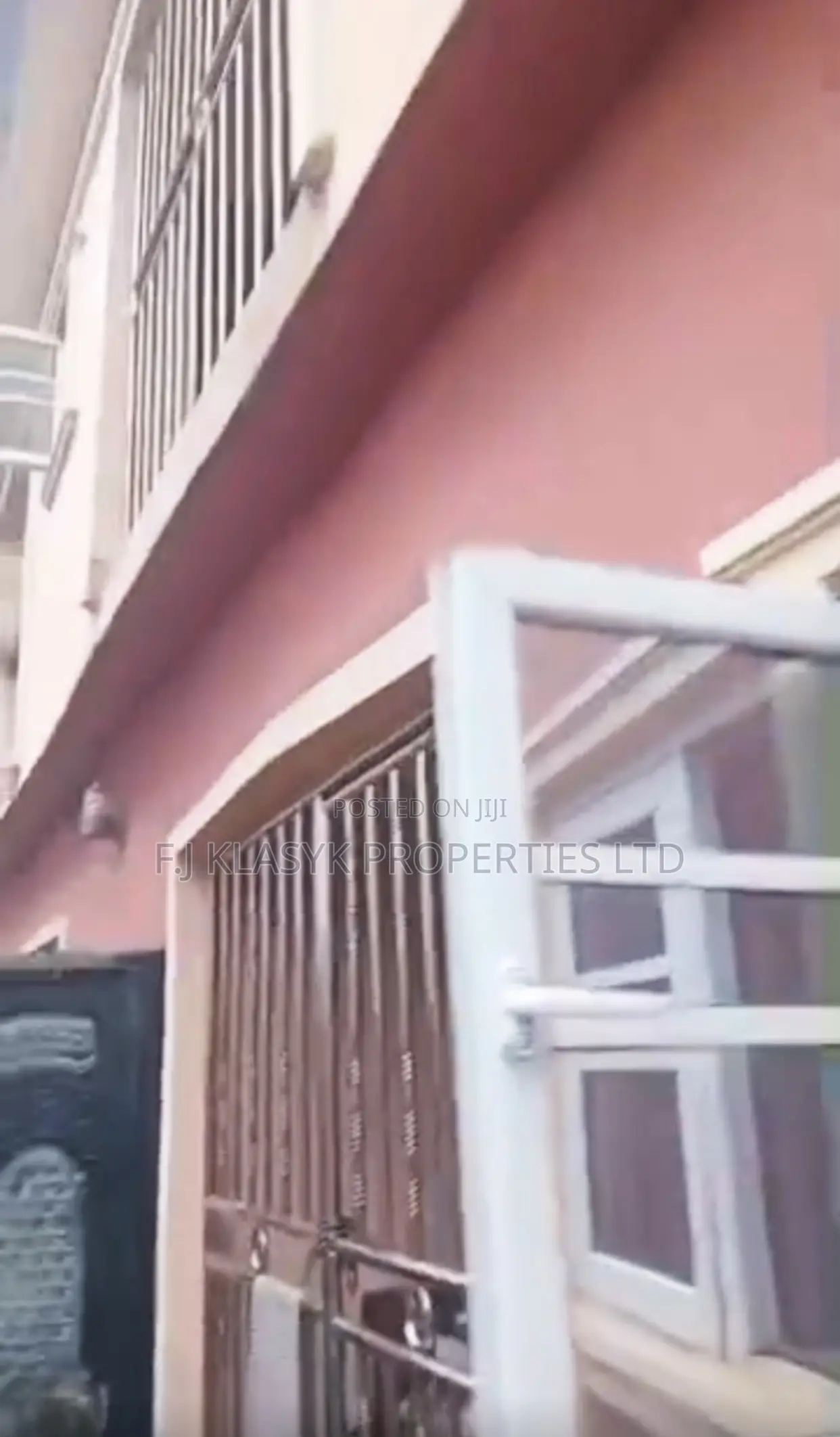 12bdrm House in Benin City for sale