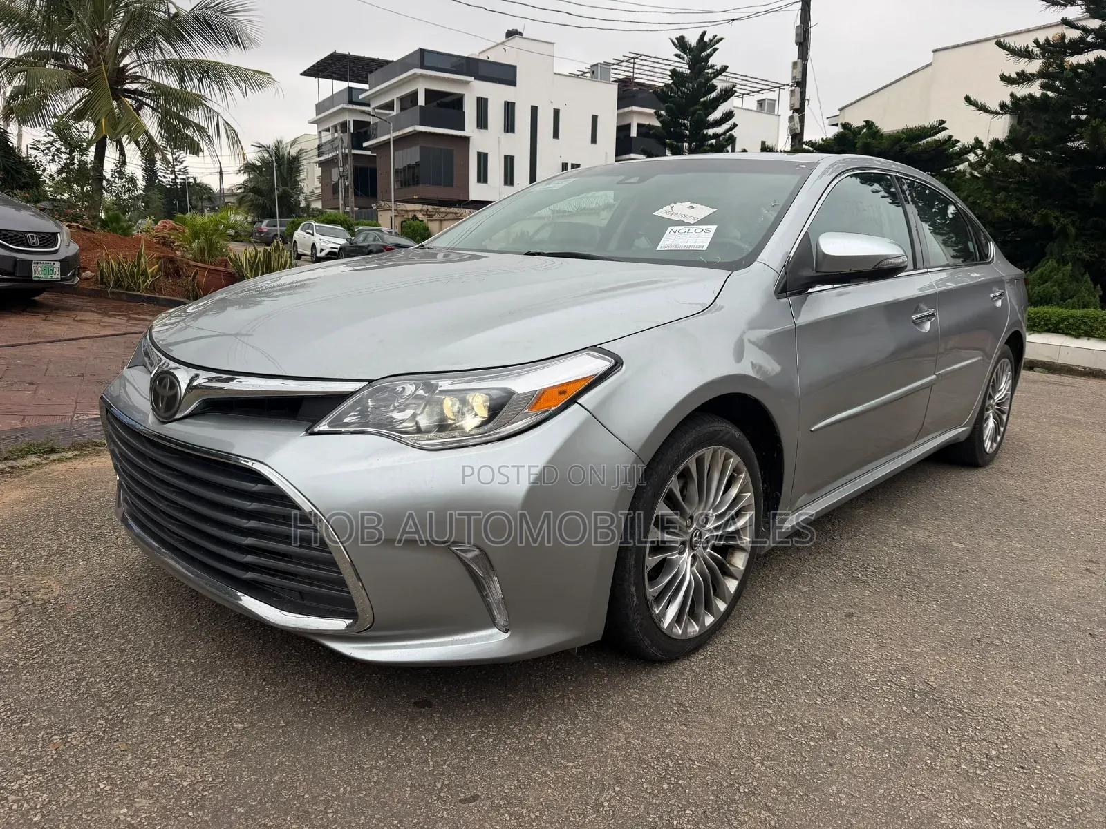 Toyota Avalon Limited FWD Sedan (3.6L 6cyl 6A) 2016 Silver