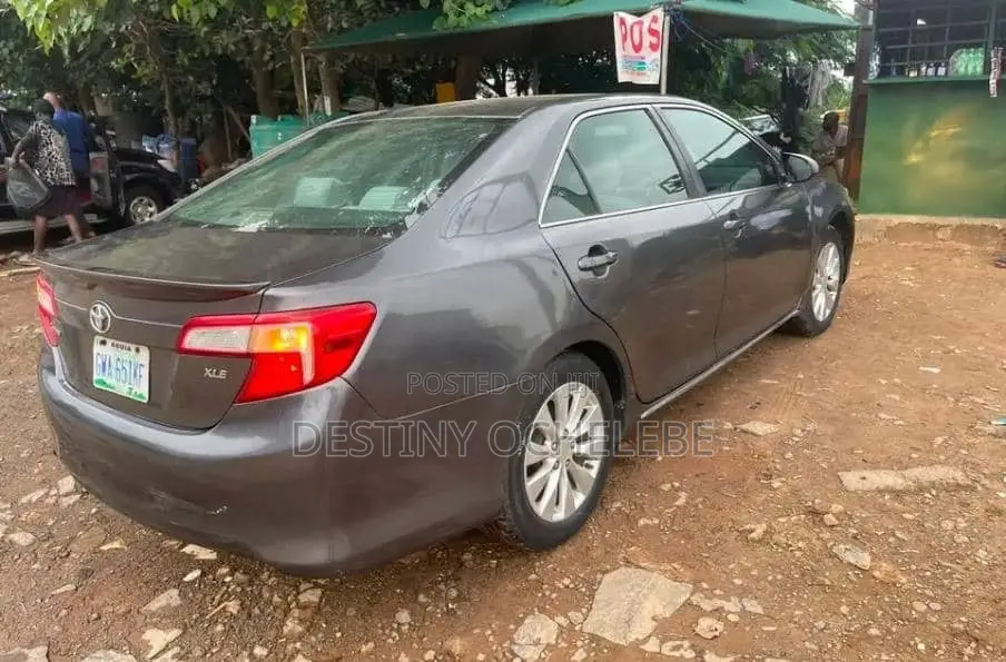 Toyota Camry 2014 Silver