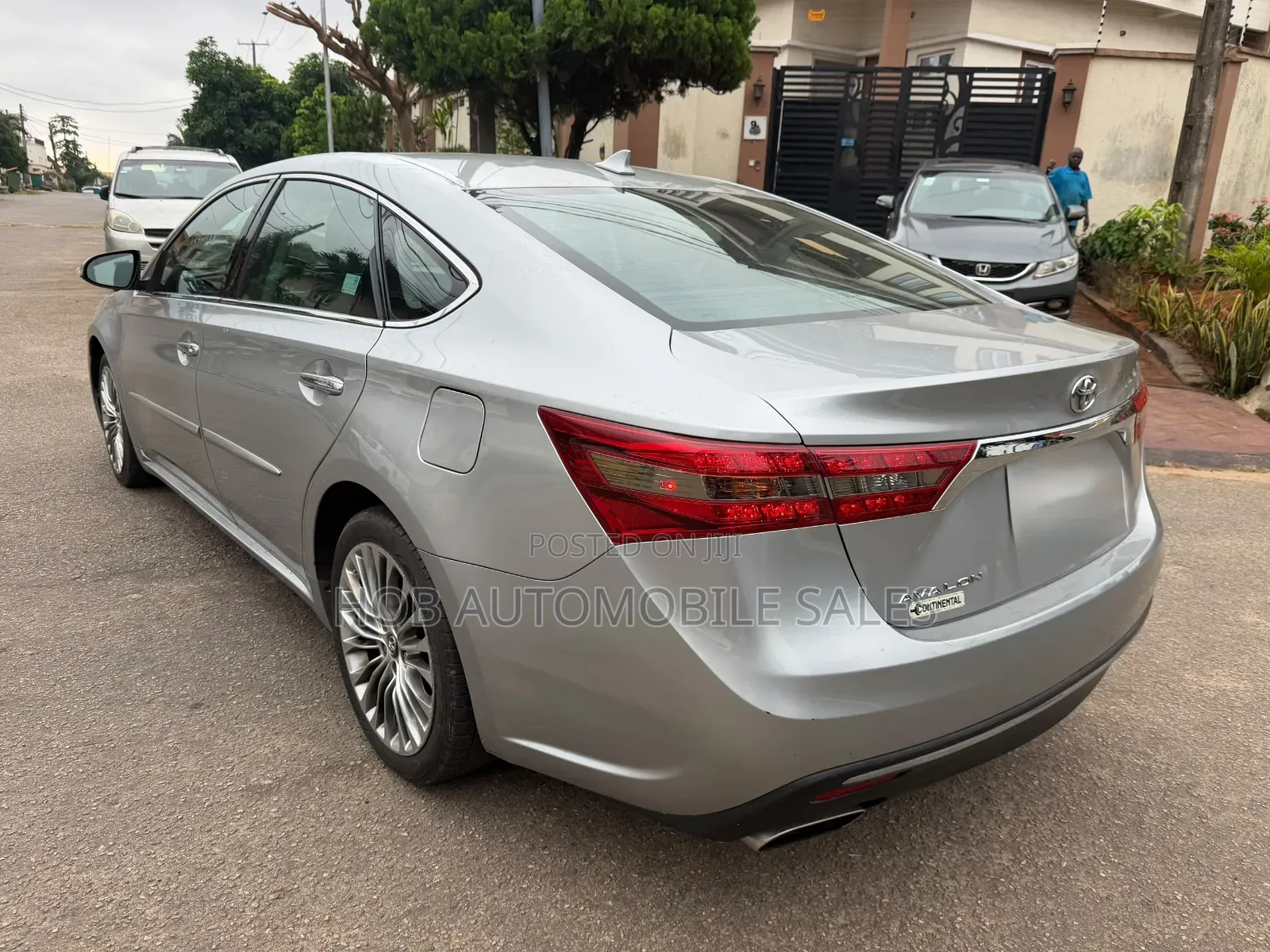 Toyota Avalon Limited FWD Sedan (3.6L 6cyl 6A) 2016 Silver