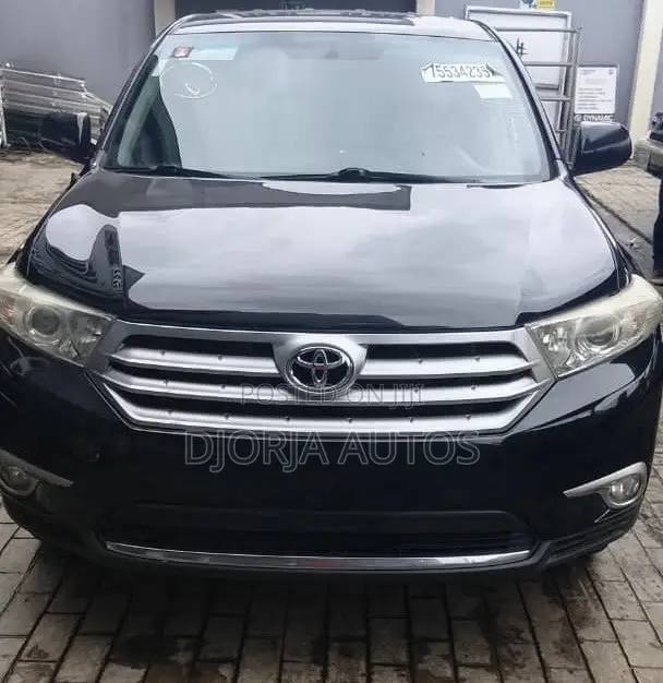 Toyota Highlander SE 2012