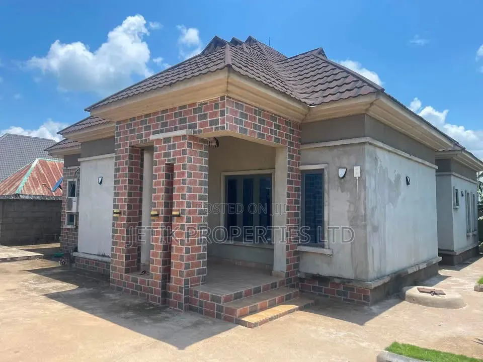 3bdrm Bungalow in Welfare Quarters, Makurdi for sale