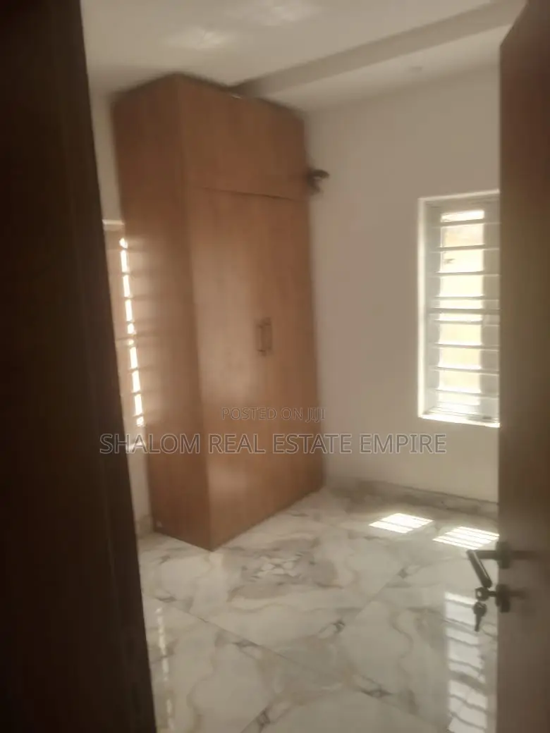 3bdrm Duplex in Olowoora Omole, Kosofe / Kosofe for rent