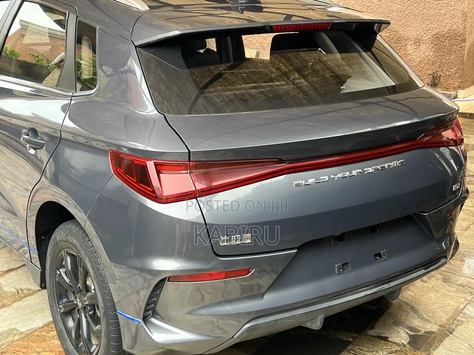 BYD E2 35 kWh 94 hp FWD 2022 Gray