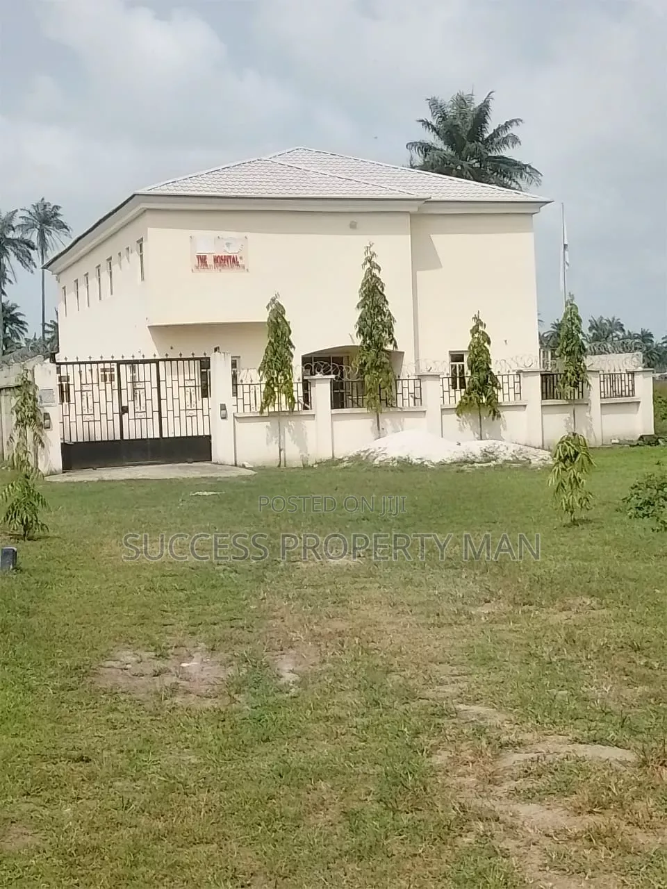 20bdrm House in Eneka for sale