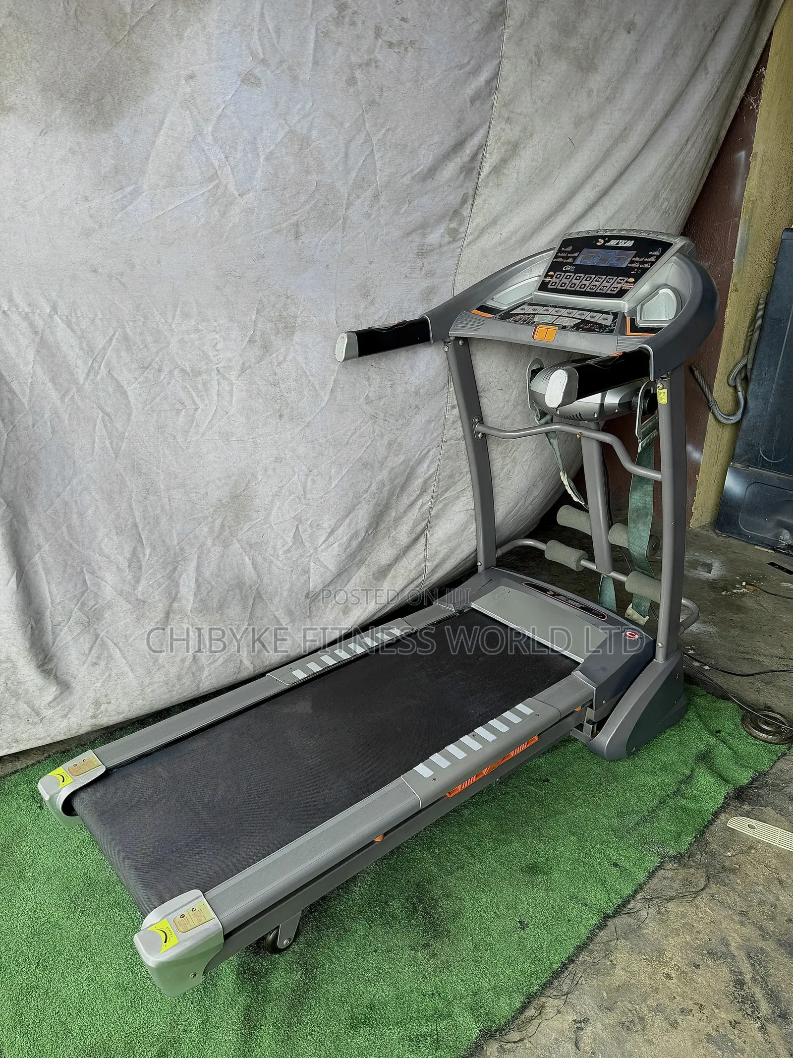3.5hp Juxia Treadmill With Massager.