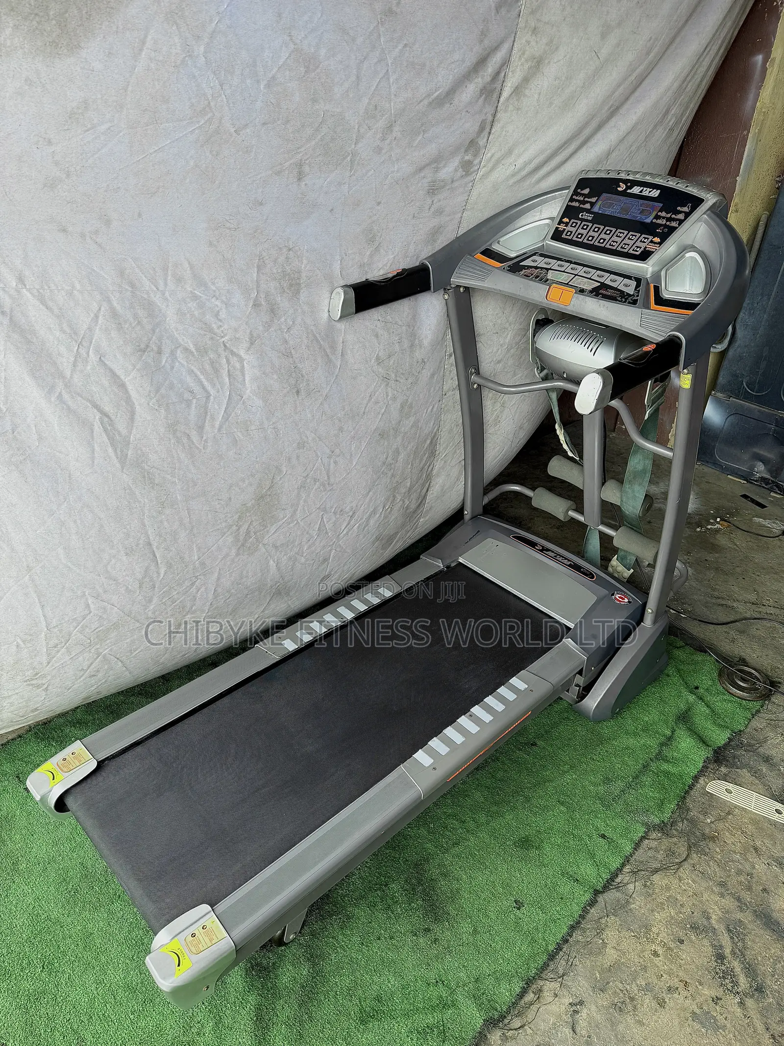 3.5hp Juxia Treadmill With Massager.