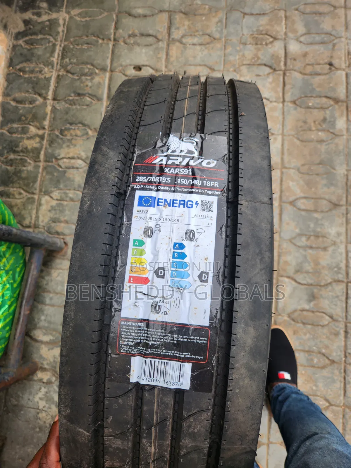 285/70r19.5 Arivo Original