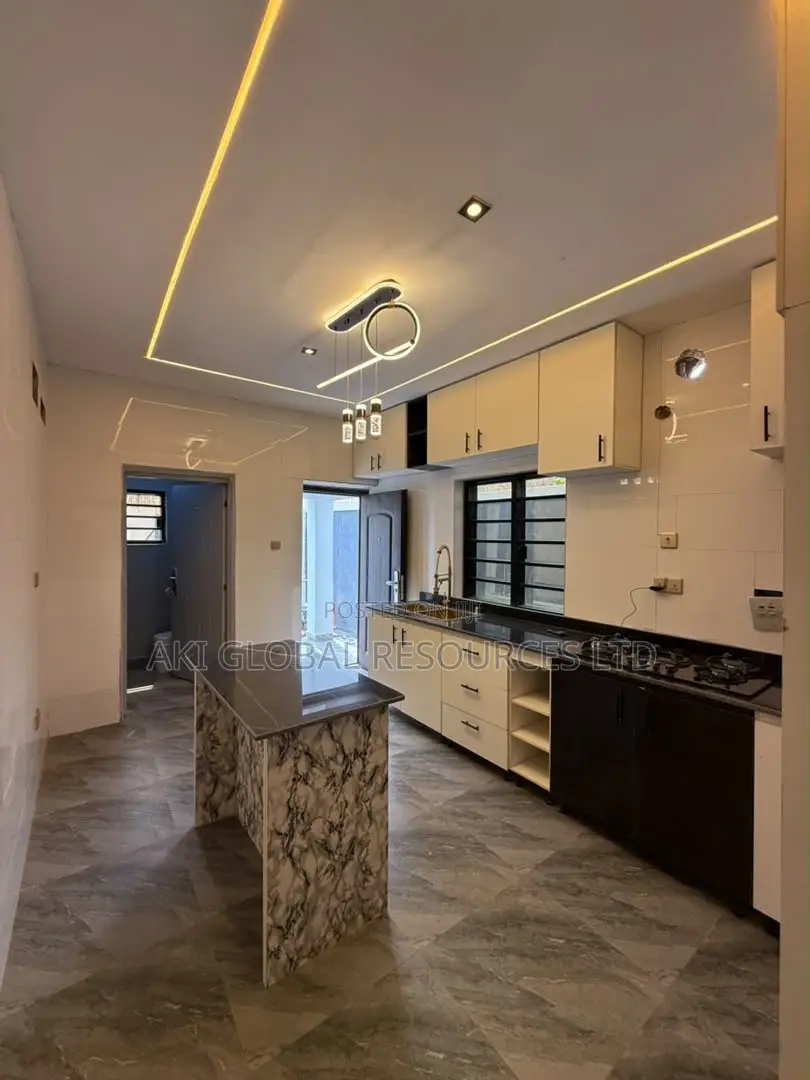 4bdrm Duplex in Gold Annex Estate for sale