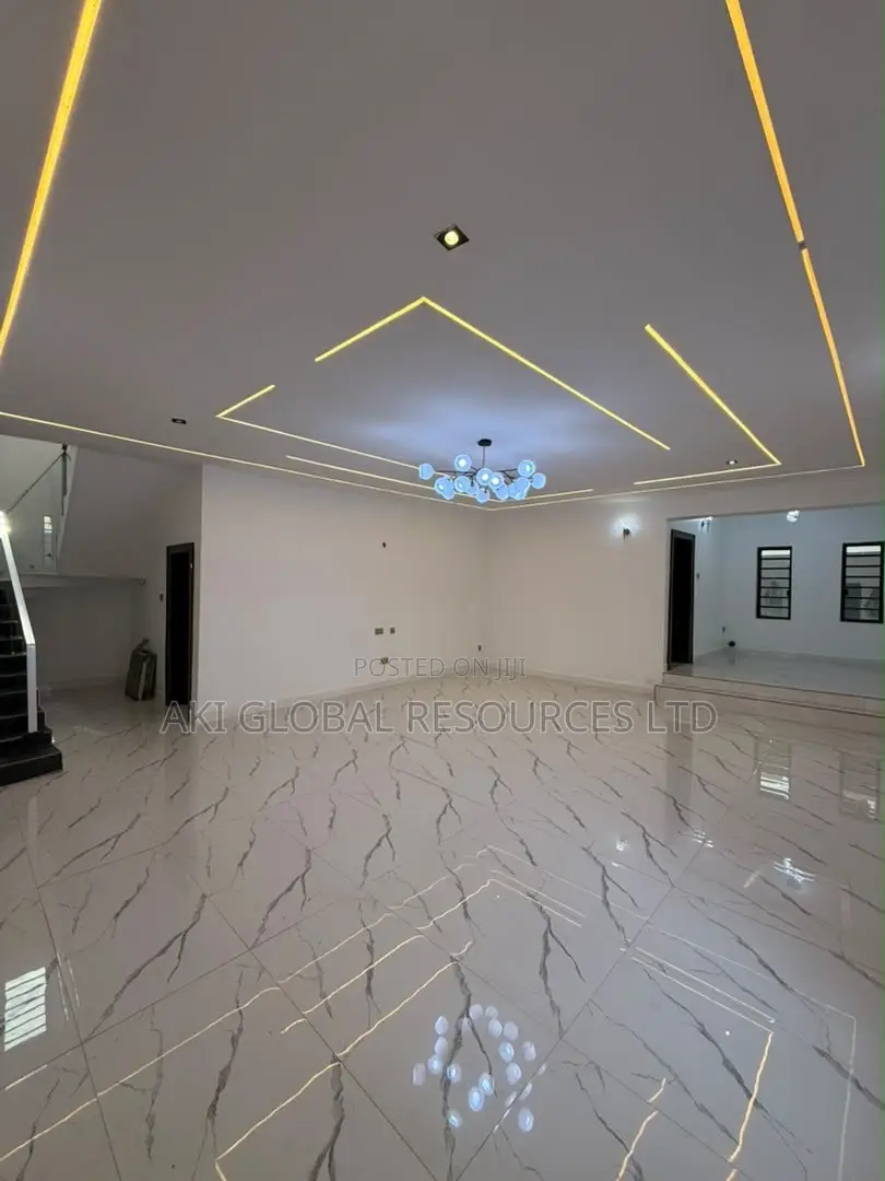 4bdrm Duplex in Gold Annex Estate for sale