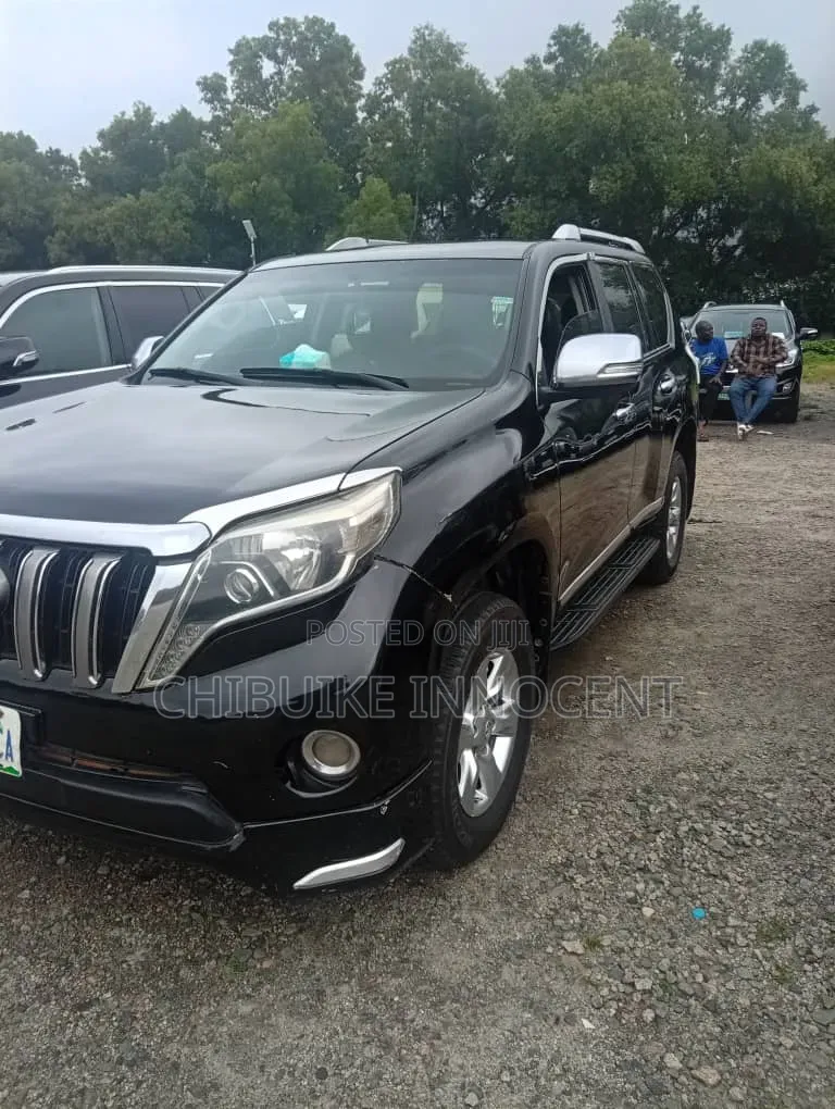 Toyota Land Cruiser 2012 Black
