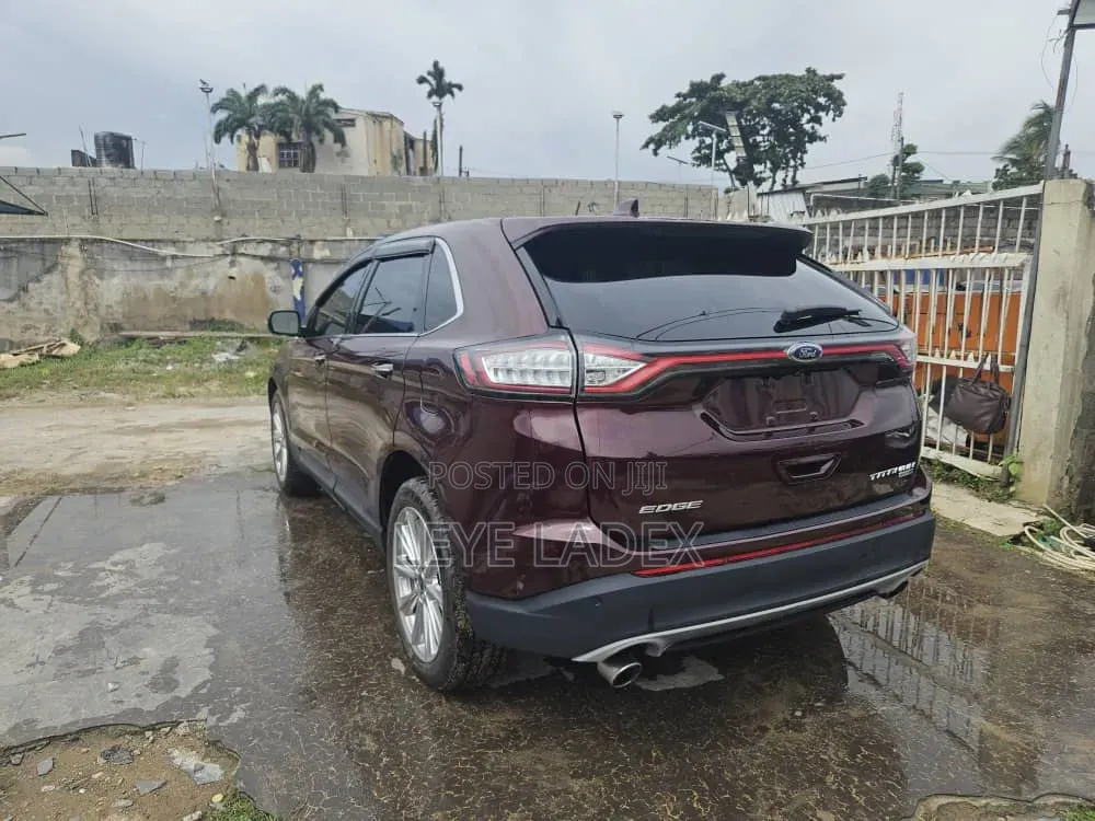 Ford Edge Titanium 4dr AWD 2017 Burgundy