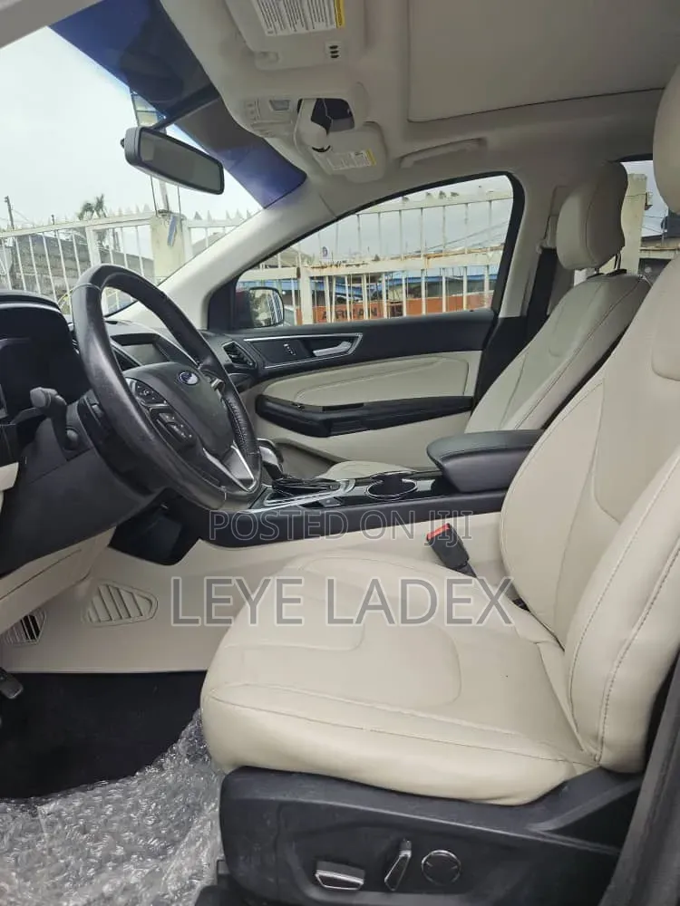 Ford Edge Titanium 4dr AWD 2017 Burgundy