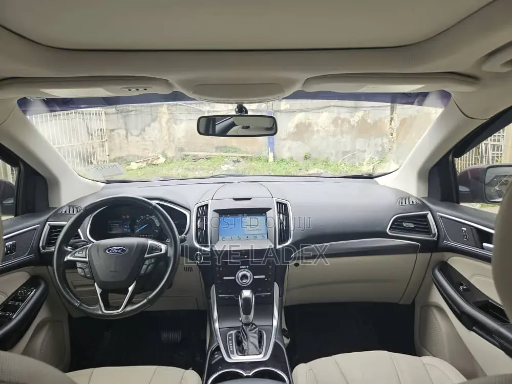 Ford Edge Titanium 4dr AWD 2017 Burgundy