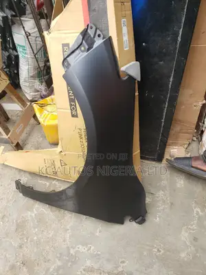 Fender Toyota Avalon 2014-2018 Left