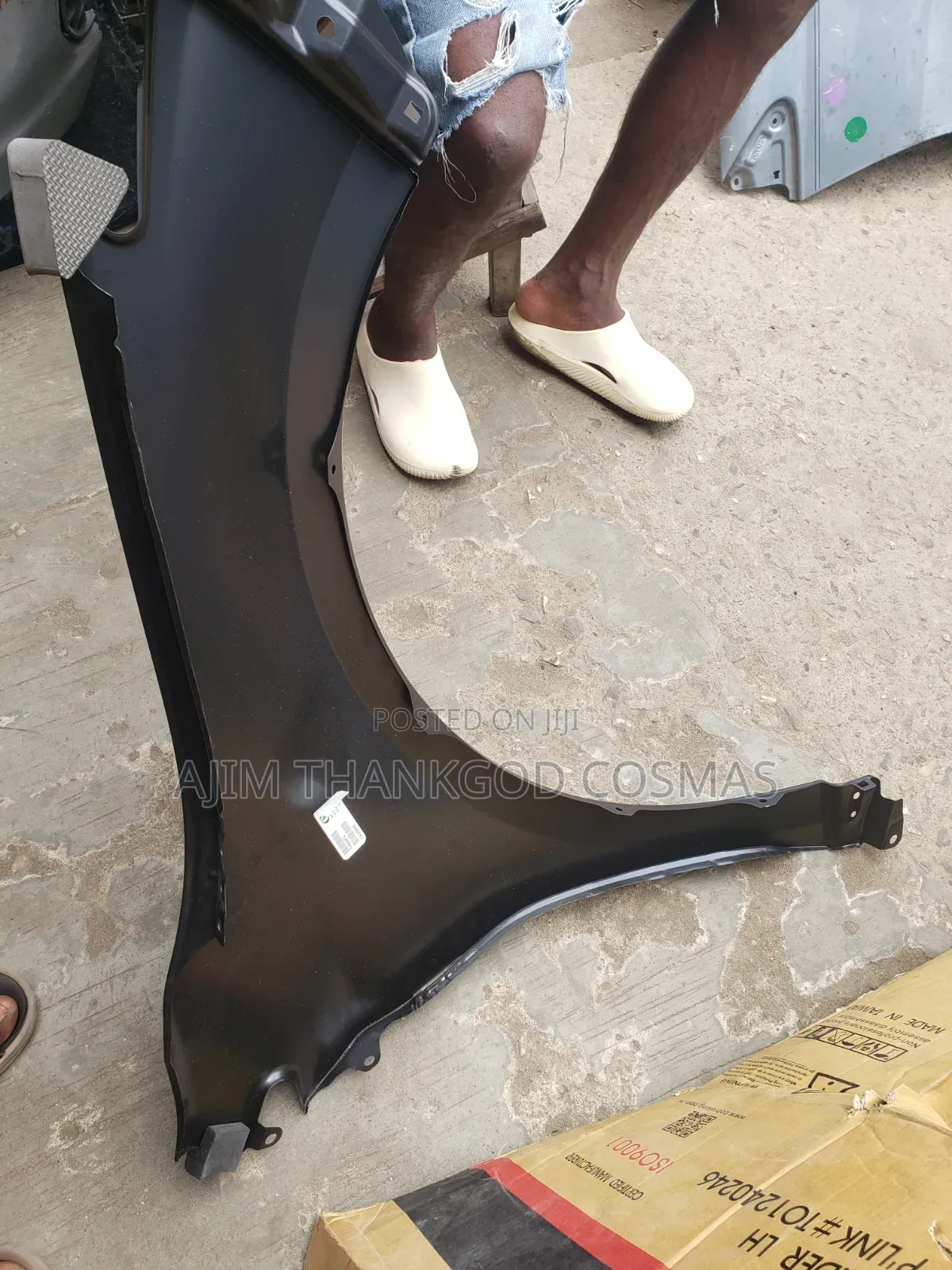 Fender Toyota Avalon 2014-2018 Left