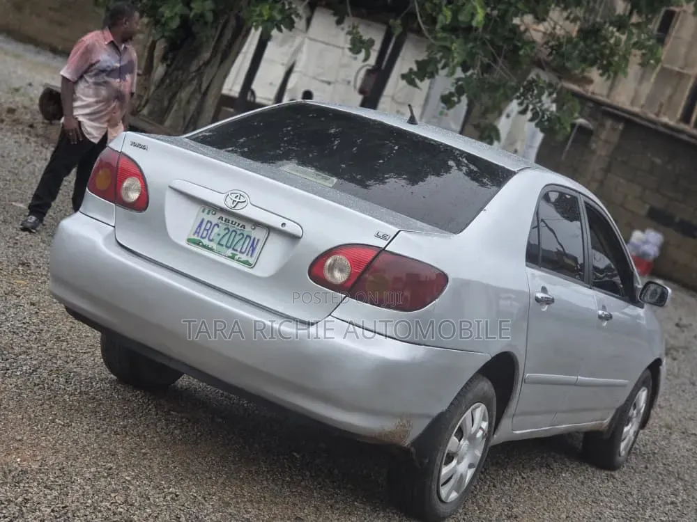 Toyota Corolla 2004 Silver