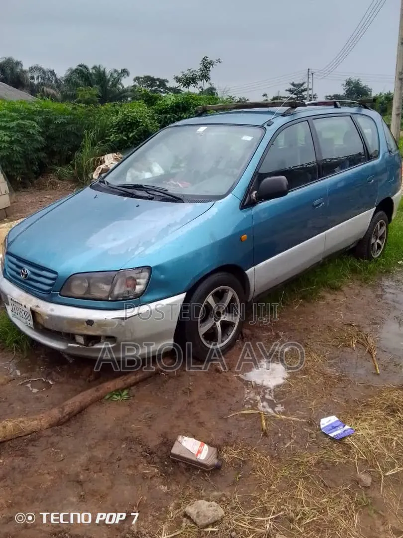 Toyota Picnic 2.0 FWD 2005 Blue