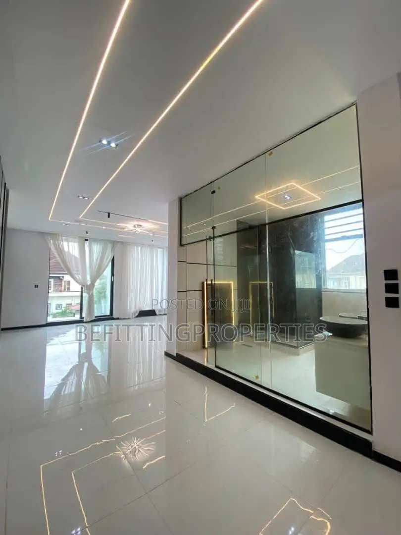 5bdrm Duplex in Lekki for sale