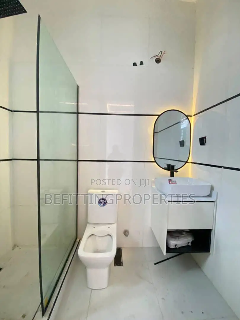 5bdrm Duplex in Lekki for sale