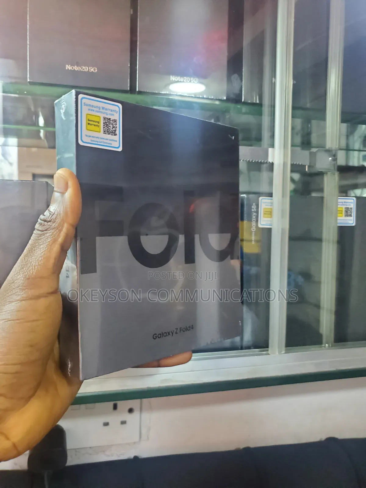 New Samsung Galaxy Z Fold4 512 GB Gold