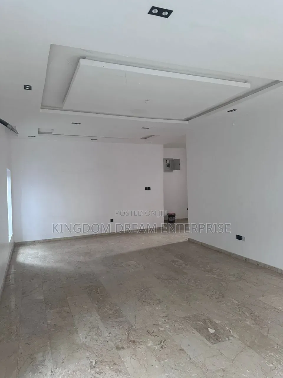 5bdrm House in Osapa London Lekki for rent