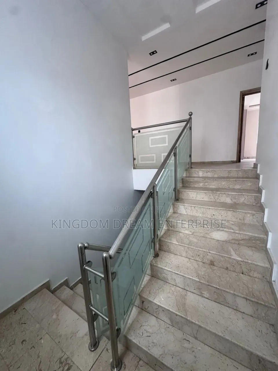 5bdrm House in Osapa London Lekki for rent