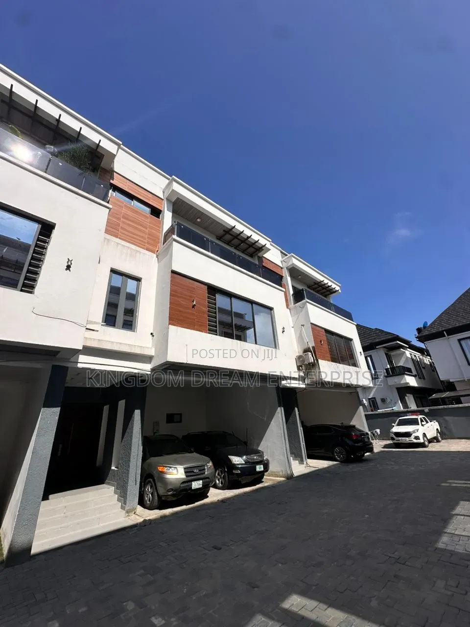 4bdrm Townhouse / Terrace in Ologolo Lekki Lagos for rent